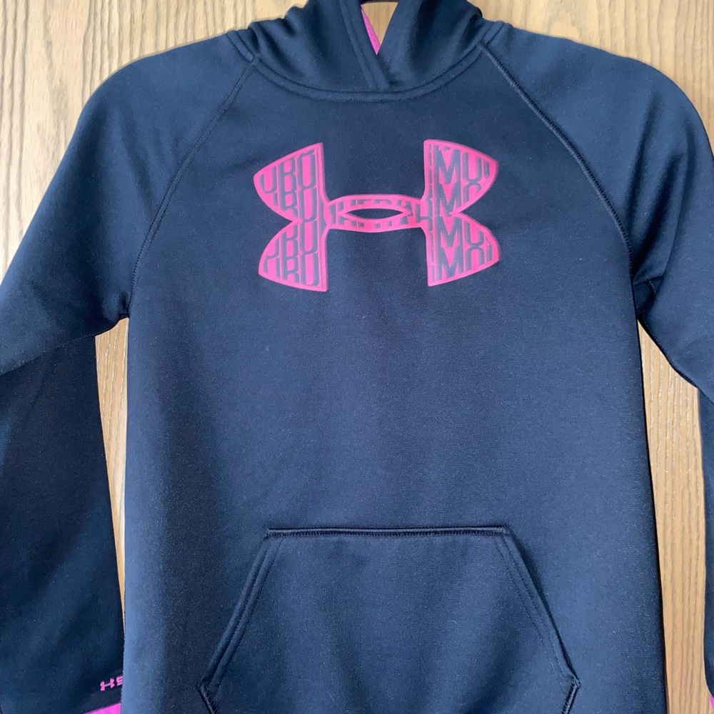 Under Armour Youth Size Medium